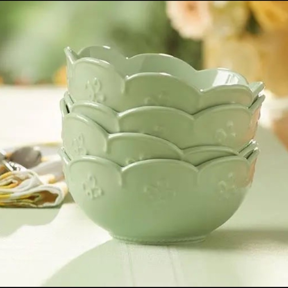 Cute. Princess House Bowls Set.